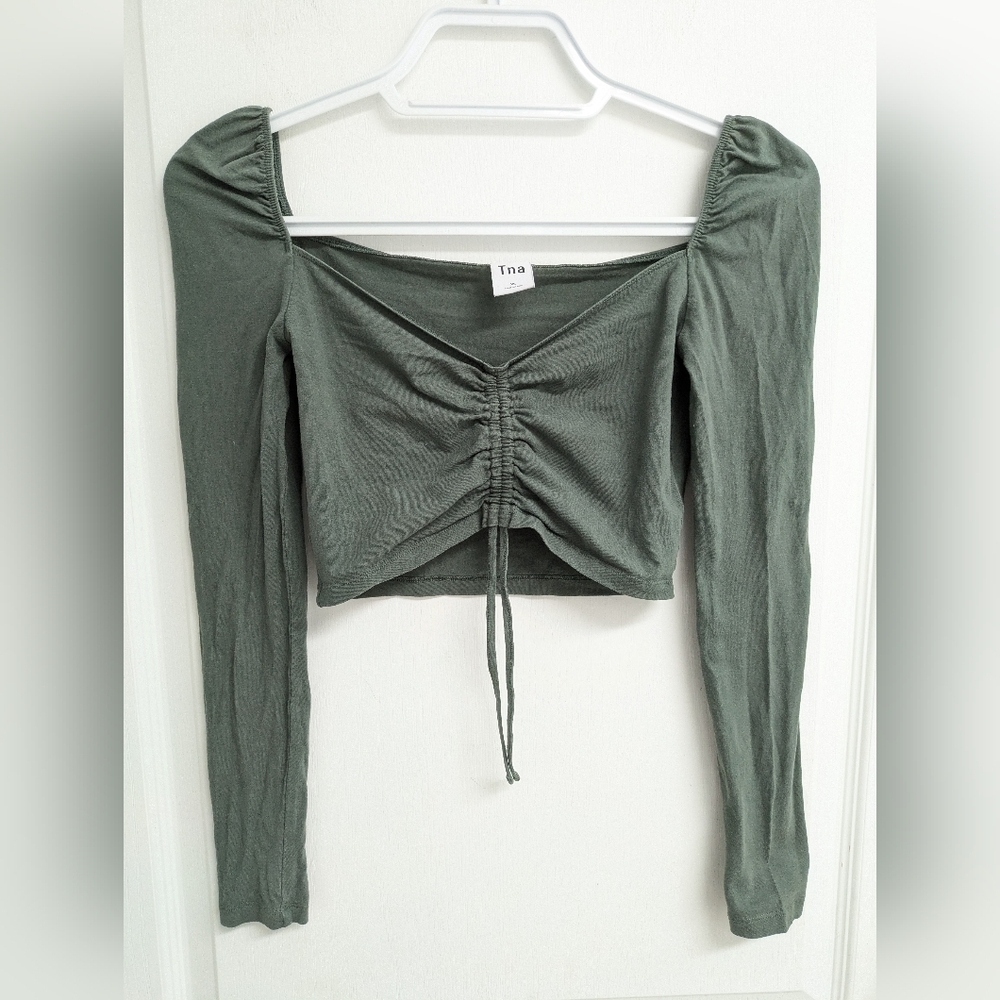 Aritzia TNA women's green long sleeves crop ruched top size XS - Picture 2 of 9